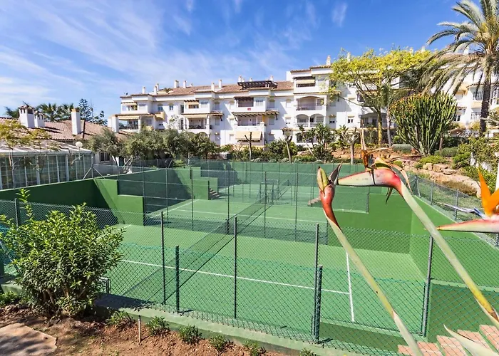 2034 Hacienda Nagueles I Golden Mile Апартаменти