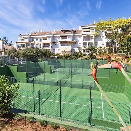 2034 Hacienda Nagueles I Golden Mile 公寓